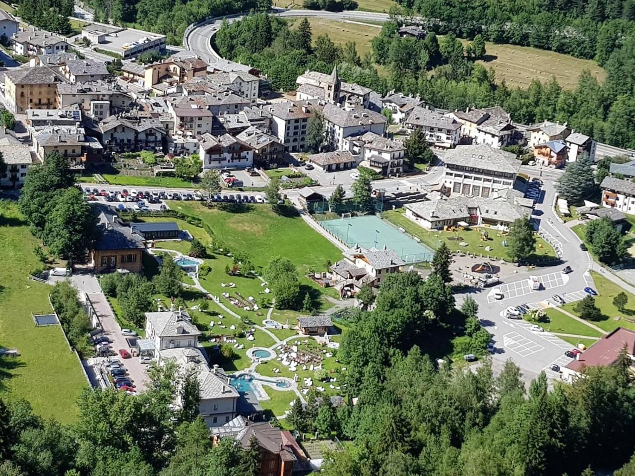 Hotel Ristorante Château Aymavilles Extérieur photo