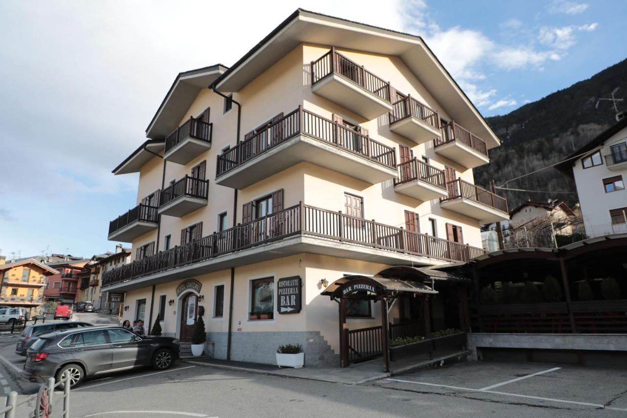 Hotel Ristorante Château Aymavilles Extérieur photo